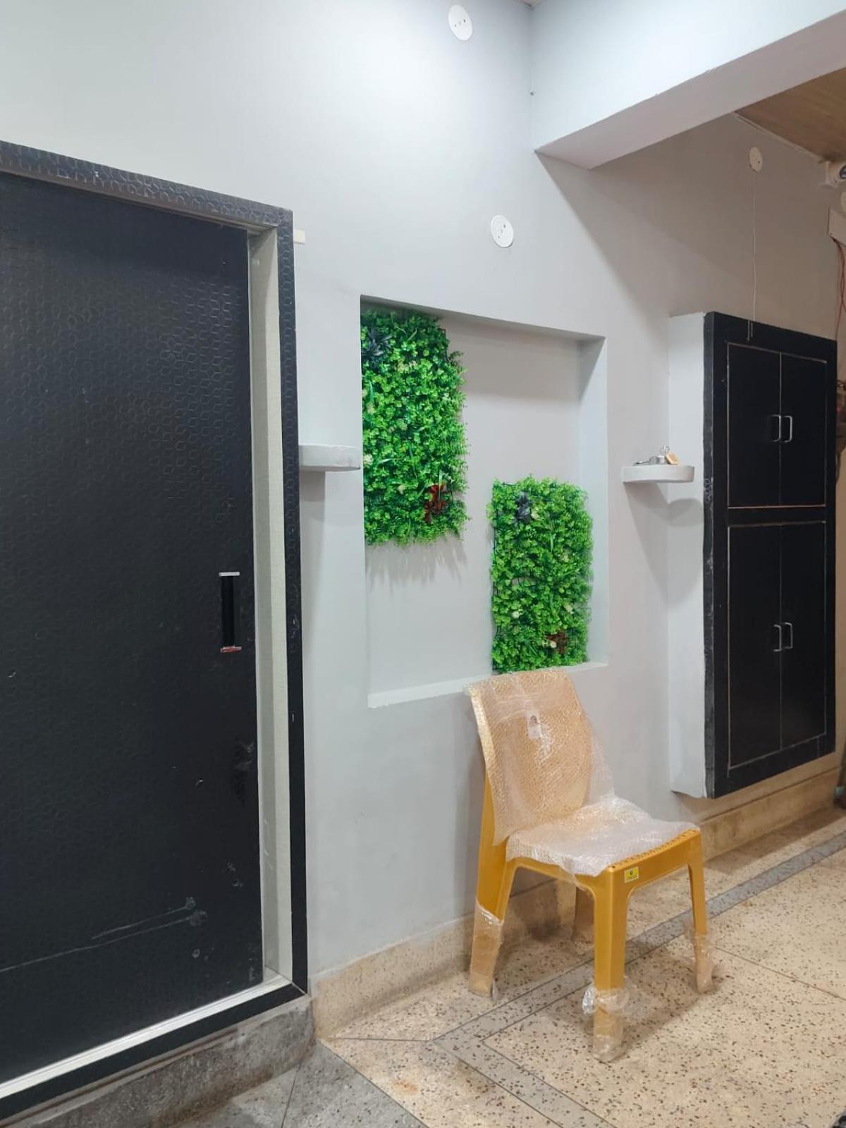 Hotel Crystal Dreams Mathura Exterior photo