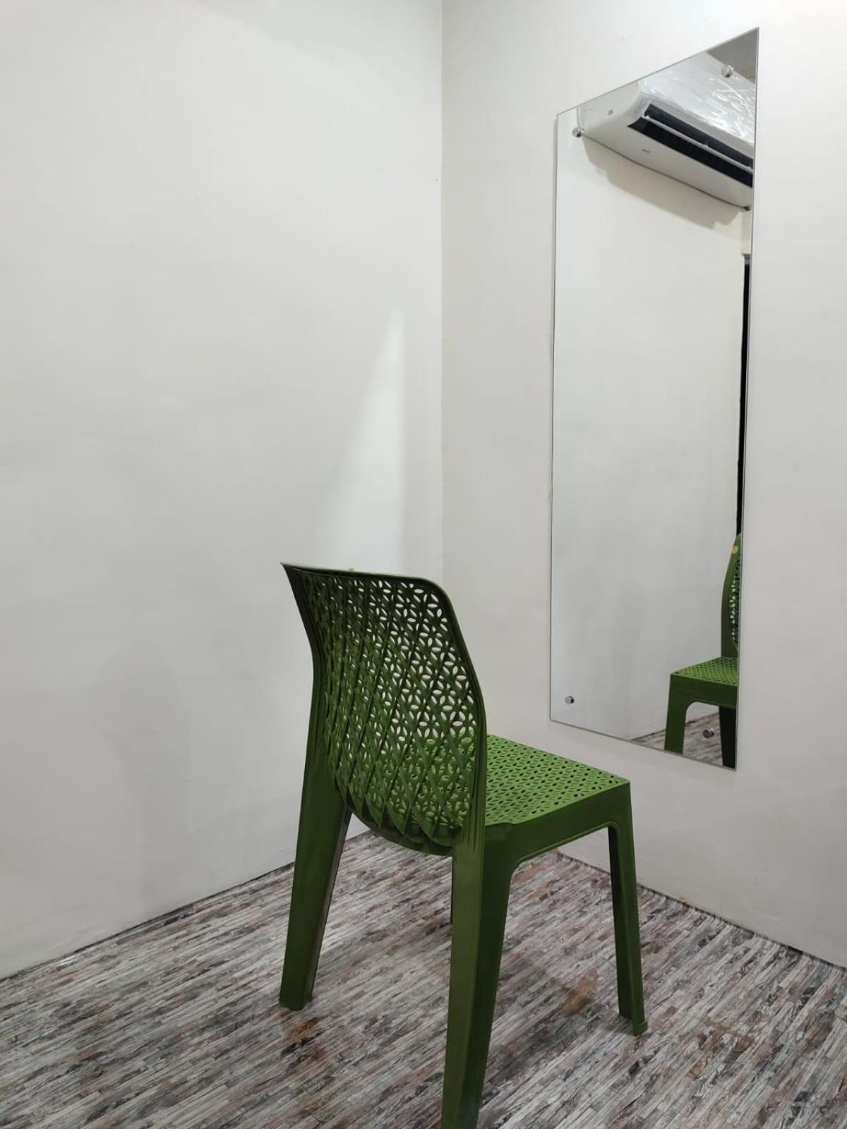 Hotel Crystal Dreams Mathura Exterior photo